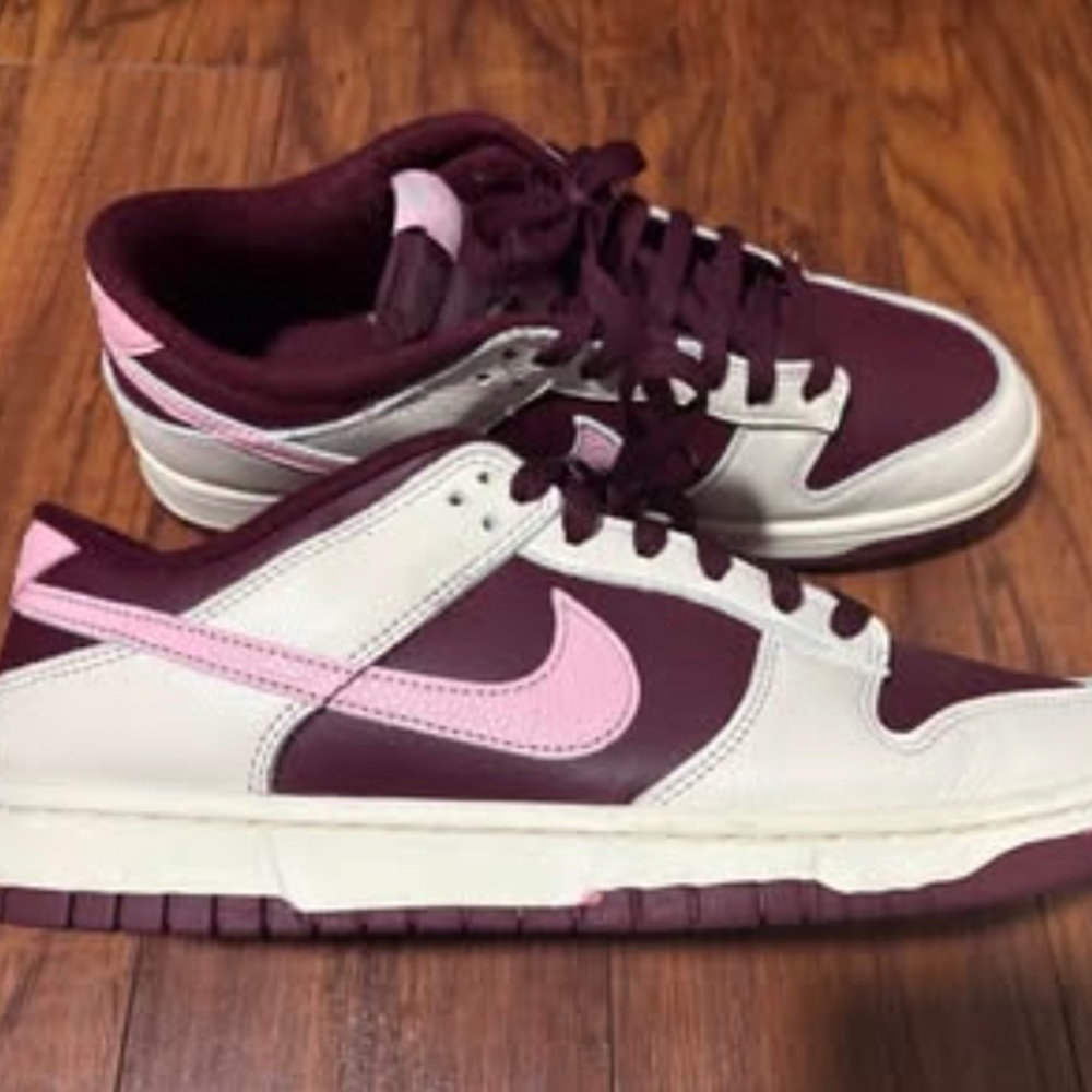 Nike dunk low retro PRM. Size 9.5 Men. Like new!!!